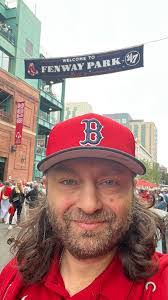 Travis Niles's Instagram, Twitter & Facebook