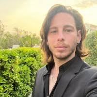 200+ perfiles de «Pfeiffer»