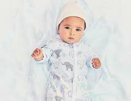 For many babies, their first love (besides mama or papa, of course) is a comfort object. Welcome Baby Gift Box