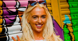 Tommy mallet (georgia kousoulou boyfriend) bio, wiki, age, gives birth full details. Big Brother 2017 Winner Isabelle Warburton Startles Fans By Unveiling Awful New Look Irish Mirror Online