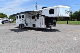 2020 Bison Ranger 3 Horse Trailer With Living Quarters Dixie Horse Mule Co Horse Trailer Living Quarters Horse Trailers Horses