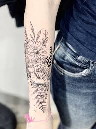 Tatuajes Tatii Almeida Tattoo Tatii Almeida Tattoo Instagram Photos And Videos In 2020 Tattoos Hip Tattoo Tatuajes