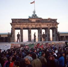 November 1989 geschah dann etwas sehr wichtiges: Umfrage Nur Jeder Dritte Weiss Wann Der Mauerfall War Welt