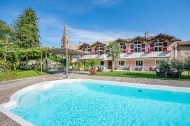 See a detailed description of the hotel, photos and customer feedback. Hotel Gartenheim In Tramin Sudtirol Ihre Gastgeber