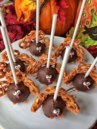 Use this cake decorating tutorial to learn how to make a cute turkey cake for dessert on thanksgiving. Turkey Cake Pops Spoon Swallow
