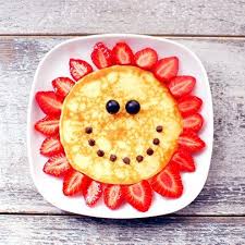 Dessert Sucree Crepes Fraise Noisettes Myrtilles Breakfast For Kids Kids Meals Baby Food Recipes