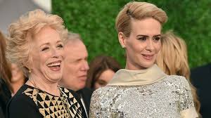 There might be a significant age gap — 32 years, to be exact — between the two women, but the american horror story stalwart and bonafide screen legend are clearly meant to be together. Sarah Paulson And Holland Taylor Stun On The Critics Choice Awards Blue Carpet Entertainment Tonight