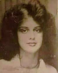 1985, me with my 2 older sisters, im obviously the one with the big hair, I  was 16.🙂