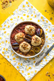 Topfenknodel Mit Zwetschgenkompott Und Kokoscrunch Rezept Zwetschgenkompott Zuckerfreie Rezepte Zwetschgen