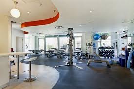 Physiotherapy Clinic Exercise Area Www Carch Ca Heal Physiotherapy Clinic Clinic Interior Design Hospital Interior Design