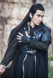 King, the black robed envoy kneeled on one knee, kowtowing in a salute, subordinate carries orders from demon emperor, came to escort king out of confinement. Lc D M B J Agenda No Twitter Thinking About Shen Wei S Two Black Cloak Looks In The Drama The First Yellow Under Robe Gold Embellishment Different Black Fabrics Of Different Weaves And