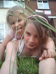 chloe and carla ayers