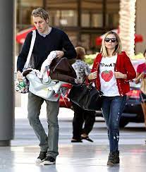 After welcoming their first child, lincoln, last march, the actors became vocal advocates of the no kids policy, boycotting every publication that features. Christine Quinn Gavin Rossdale Courtney Stodden And More Kristen Bell And Dax Kristen Bell Fashion