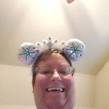 Do the key cards have a hole punched for a clip?