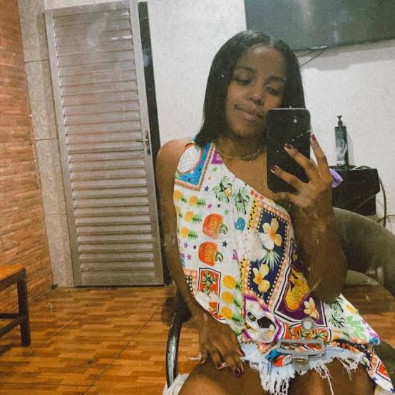 O caso do desaparecimento de Mariana Queiroz, de 10 anos, teve um novo  desdobramento em Nova Iguaçu: a mãe da menina, Carla Queiroz, admitiu ter  colocado fogo na própria residência em mei |