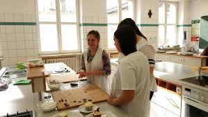 Marien seniorenheim und seniorenzentrum marienhof vielfältige und aufeinander abgestimmte angebote für das leben und wohnen im alter, sowie rund um die. Mitmach Tag Im Haus St Marien Martini Schule Freystadt