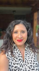 Happy Friday Eve! Quick 5 minute face and ready to conquer the day!  Products Face @senegence Foundation in the color Fawn Blush