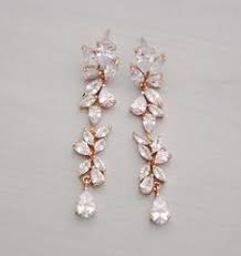 Les boucles d'oreilles clou perles de culture sont fermées par des poussettes. 200 Idees De Boucles D Oreilles Mariage En 2021 Boucle D Oreille Mariage Boucles D Oreilles Vertes Boucles