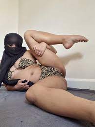 Horny Arab Muslim Mom want to play with you 😘😈🧕 : r/HijabiXXX