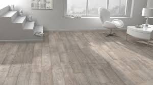 Quasiment toutes les pièces sont en parquet brut, je ne crois pas qu'il soit ciré, il doit y avoir de l'huile dessus, ou je ne sais quoi, je ne suis pas une pro dans les revêtements. Trucs Et Astuces Pour Nettoyer Un Parquet Brut Facilement