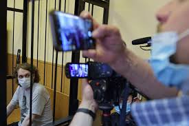 Блогера юрия хованского внесли в список лиц, причастных к экстремистской деятельности или терроризму. Peterburgskij Sud Prodlil Arest Hovanskomu Gazeta Ru Novosti