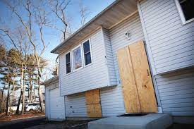 Buying A Foreclosed House: Top 5 Pitfalls