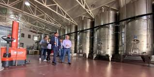 View artan asllani's profile on linkedin, the world's largest professional community. Drejtori I Dbpzhr Se Berat Duraku Se Bashku Me Drejtorin E Dezht Se Artan Asllani Kane Vizituar Kompanine Kosova Wine Radio Kosova E Lire