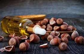 Huile De Noisette Bienfaitrice De La Peau Et Des Cheveux Beaute Cherie