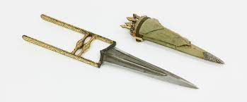 Gezimanya'da katar hakkında bilgi bulabilir, katar gezi notlarına, fotoğraflarına, turlarına ve videolarına ulaşabilirsiniz. North Indian Katar With Tools Mandarin Mansion