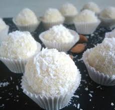 Rafaello Vegan Maison Avec 4 Ingredients Recettes Sucrees Patisserie Vegan Idee Recette Noel