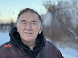 Stranger leaps into action to save Whitehorse man after heart attack