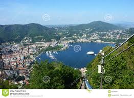Ongeval met kabelbaan in #italië: Brunate Italie Mei 14 2017 Kabelbaan Met Spectaculaire Mening Van Meer Como En Como Stad Italie Stock Afbeelding Afbeelding Bestaande Uit Historisch Spoorweg 92983591