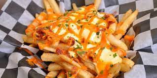 Sambal goreng hati dan kentang yang sedap, mudah dan mantap untuk hidangan lebaran. Vemale Com Resep Kentang Goreng Siram Saus Keju Dan Daging Asap Kentang Goreng Resep Kentang Memasak