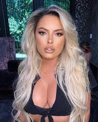 Kari Kirkpatrick's Instagram, Twitter & Facebook