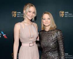 Jennifer Lawrence Jodie Foster To Present Best Actress At The 2018 Oscars Hellogiggles