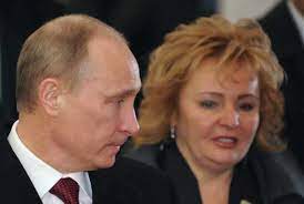 Ljudmila alexandrovna očeretná, dříve putinová, rozená škrebněvová ( rusky людмила александровна очеретная, людми́ла алекса́ндровна путина, (шкребнева); Kreml Ehepaar Putin Noch Nicht Amtlich Geschieden