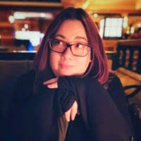 Lisa Belgrave's Instagram, Twitter & Facebook