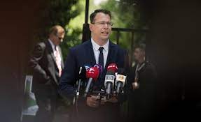 Itt a vége, már a felesége is feljelentette fekete dávidot. Itthon Osszefog A Jobbik Es A Baloldal Egerben Mirkoczki Indul Polgarmesternek Hvg Hu