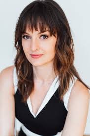 Leanne Perry's Instagram, Twitter & Facebook