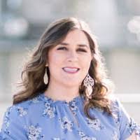 Laura Sikes's Instagram, Twitter & Facebook