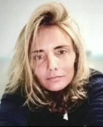 Woman duped into sending 'Brad Pitt' £700k after falling for ridiculous AI  scam pics of star getting 'cancer treatment'