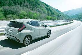 アクア（aqua）は、トヨタ自動車が製造・販売するハッチバック型のハイブリッド車である 1。 本項では、特に記載がない限り 日本 仕様の「アクア」について記述する。 Pjj6poqkvat2tm