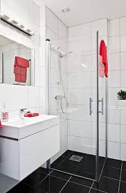 Cor Escura No Piso Do Banheiro A Cor Preta E Otima Por Ser Solida E Independente Ela Combi Banheiro Com Piso Preto Banheiro Pequeno Dicas De Decoracao Simples