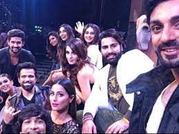 Khatron Ke Khiladi 8 Finale Nia Sharma Hina Khan Look Their Stylish Best The Times Of India