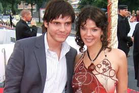 Im oktober 2019 trennte sich jessica schwarz von ihrem langzeitpartner markus selikovsky (43). Cnhnyibqoffsum