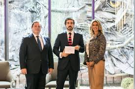 Последние твиты от abreu advogados (@abreuadvogados). Nuno Sousa E Silva E O Vencedor Do Premio Abreu Advogados Advogar Direito Advocacia