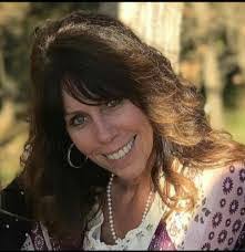 Laura Batz's Instagram, Twitter & Facebook