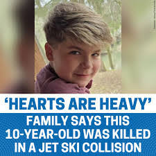 Kami White's Instagram, Twitter & Facebook