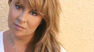 „a mai hírek margójára… ahol még vannak tehetős elhagyott lövészárkok, ott lehet tartani tőle, hogy ő felüti a fejét. Szulak Andrea Music Fanart Fanart Tv