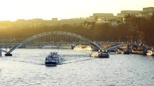 Oceny, recenzje, obsada, dyskusje wiadomości, zwiastuny, ciekawostki oraz galeria. Paris Tour Boats On The Seine River 4k Uhd Movie 3840x2160 Video By C S4visuals Stock Footage 139328840